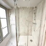 Urban Flat 42 - Luxury Flat